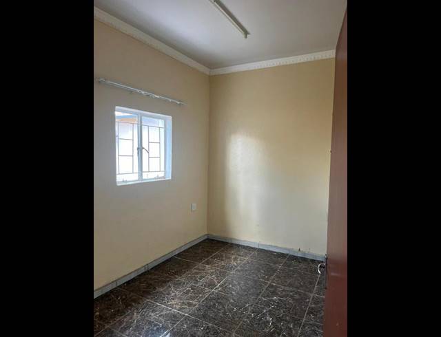 2 BEDROOM PROPERTY TO RENT IN GOLF VIEW